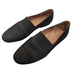 GENTLE SOULS by Kenneth Cole Suede and Leather Flats